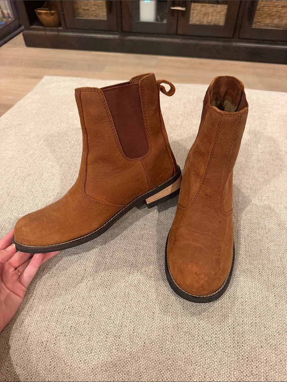 Kodiak Women's Suede Chelsea Ankle Boots in Chestnut